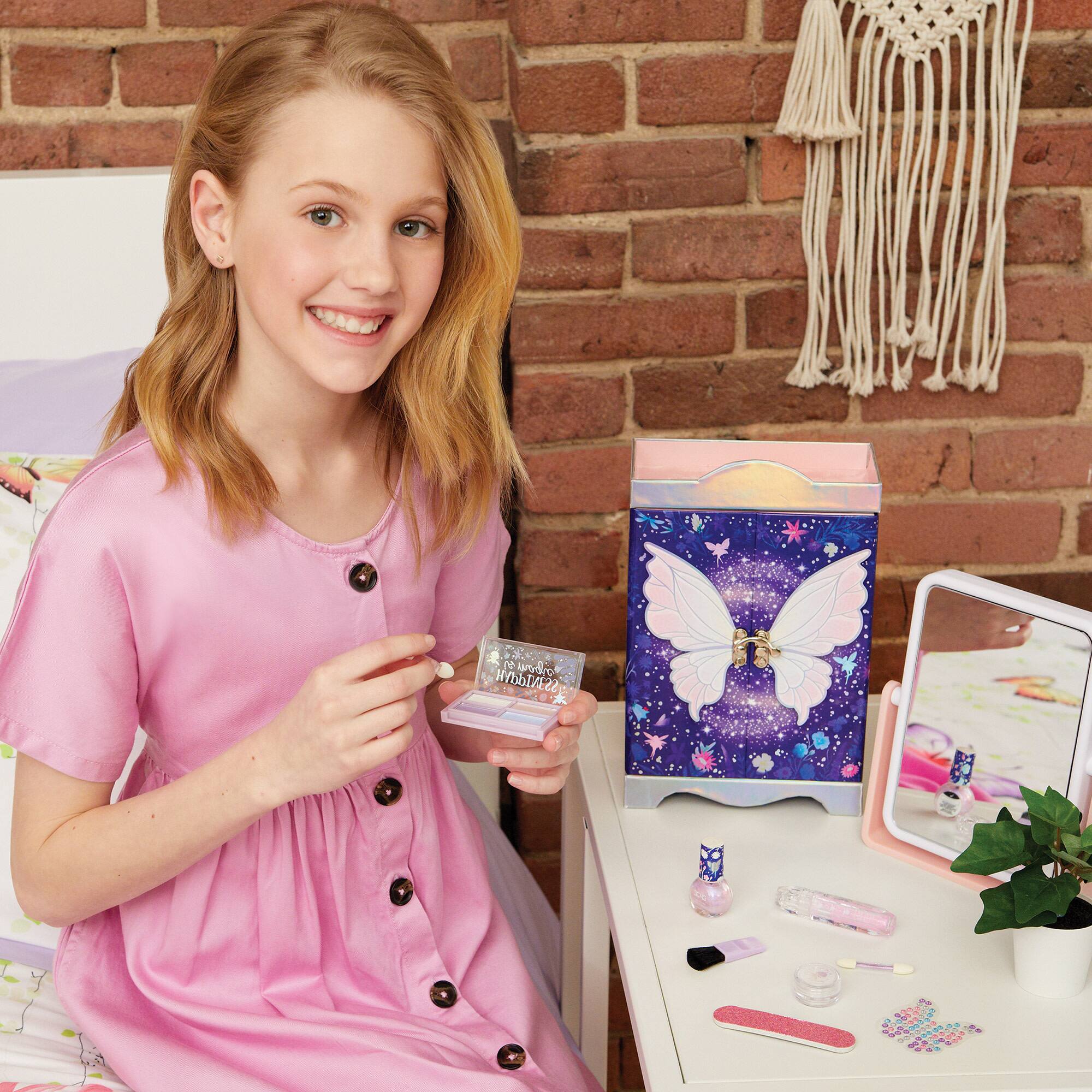Make It Real™ 3C4G® Fairy Garden Wardrobe Cosmetic Set
